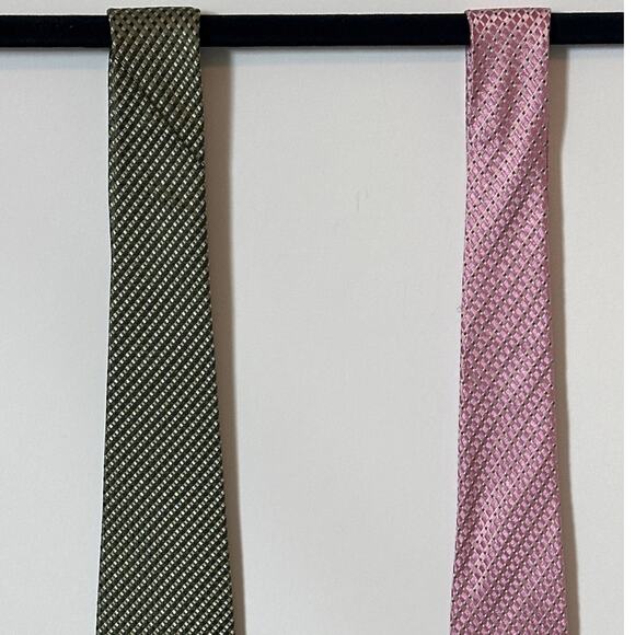Geoffrey Beene LOT of 2 100% Silk Ties Geometric Woven Wide Green Pink - Picture 7 of 10